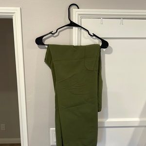Dark Olive Cairo - Cargo Scrub Pants
XL - Dark Olive